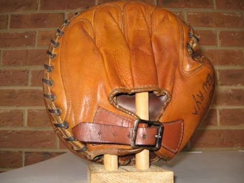 Paul Richards Denkert Back